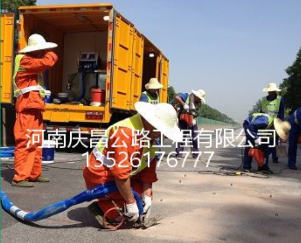 公路壓漿施工隊(duì)：公路為何需要養(yǎng)護(hù)？